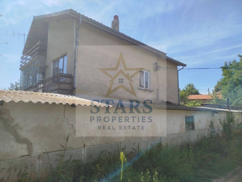 Продажба Къща гр. Ветрино - с. Белоградец 360m² и двор 600m²