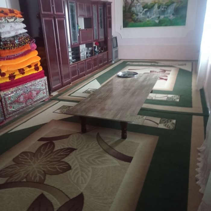 Катта ховли уй сотилади