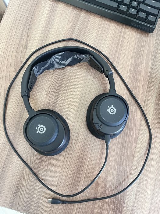 Продам наушники Steelseries