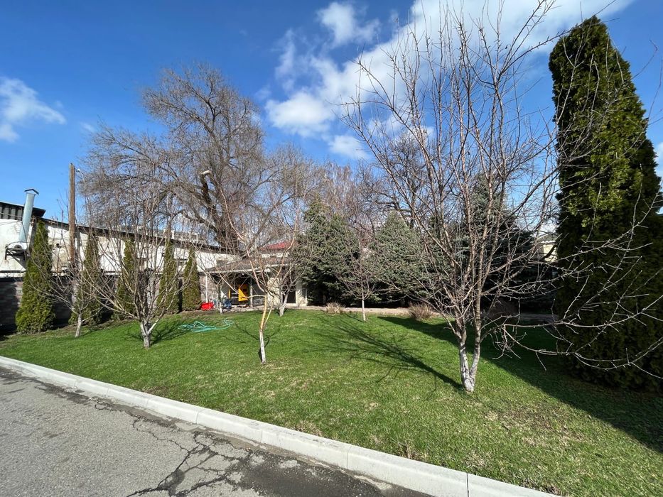 Садовник садовые услуги