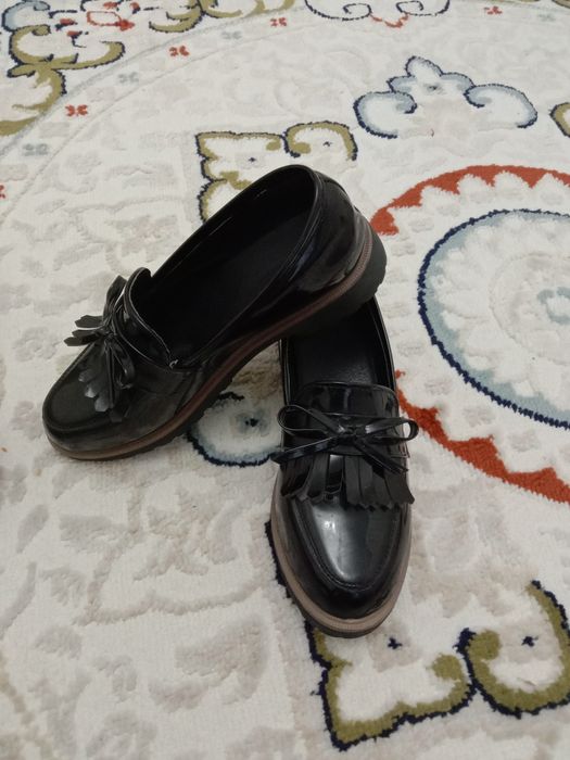 Ботинки для девочеки в очень хорошем состоянии