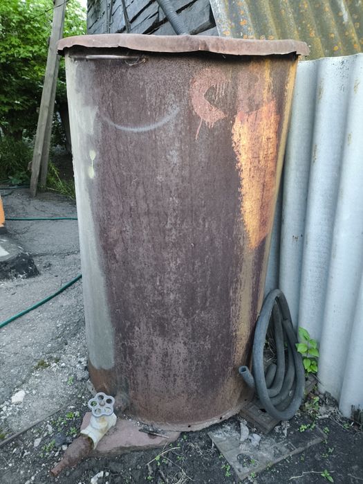 Продам емкости  для воды.