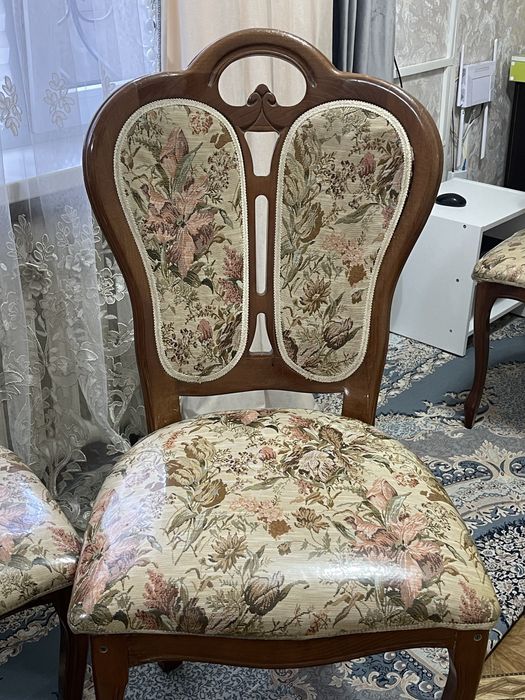 Срочно продам стулья