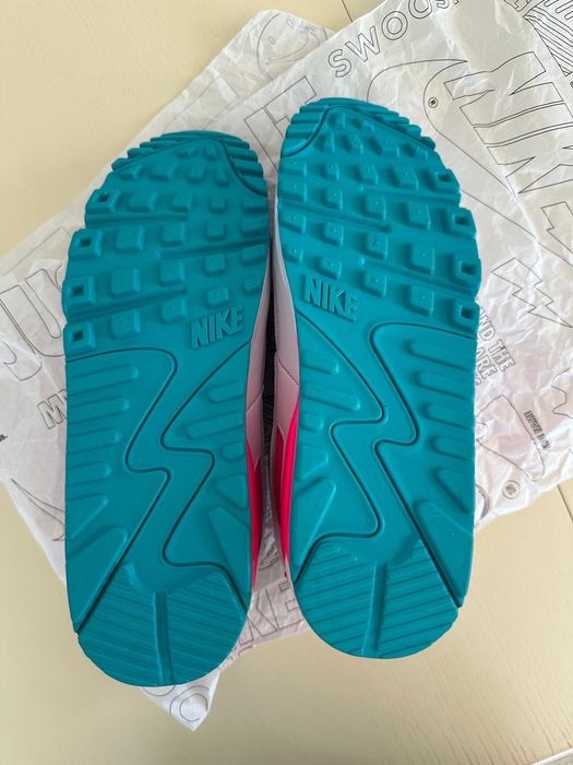 Дамски маратонки Nike Air Max 90