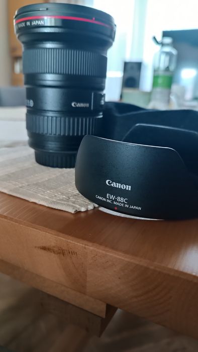 Canon EF 16-35mm f/2.8L II USM