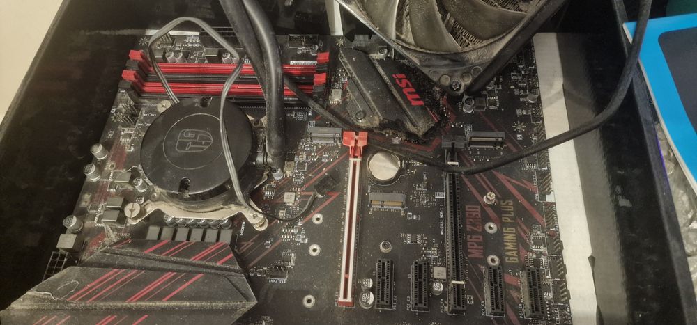 i7-9700k, MSI Z390 si AIO kit