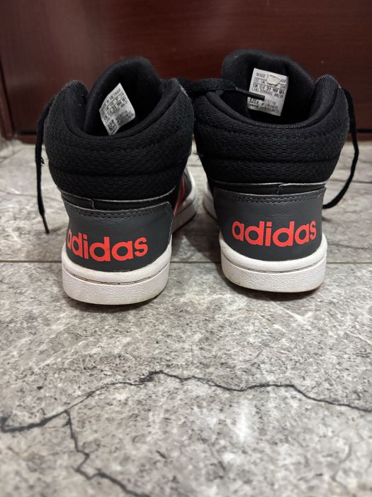 Adidasi adidas marimea 31