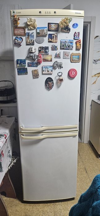 Холодильник Samsung