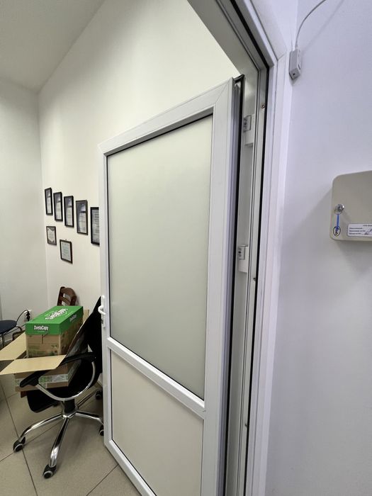 Тонировка окон матирование перегородок бронь