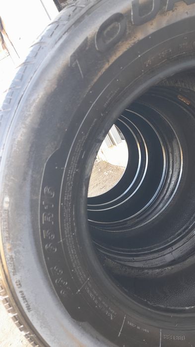 В продаже имеется шины 2 пары 235/65/16