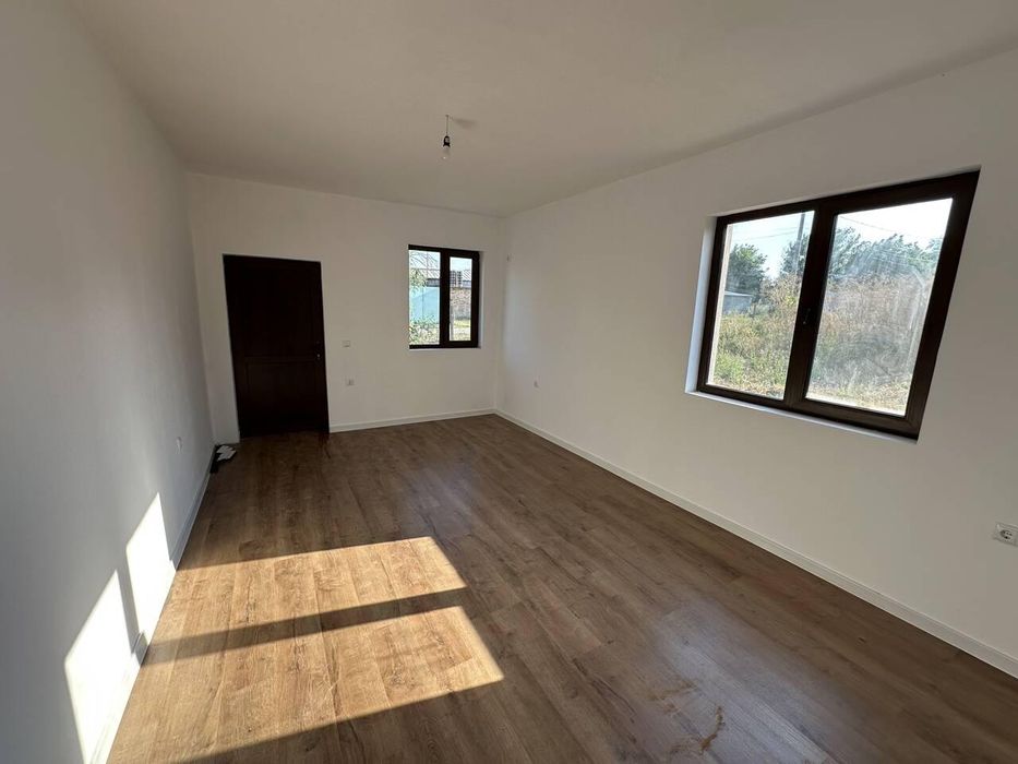 Продава се Къща в с. Ливада, Област Бургас - 100 кв.м за 1190 €/кв.м - Снимка #2