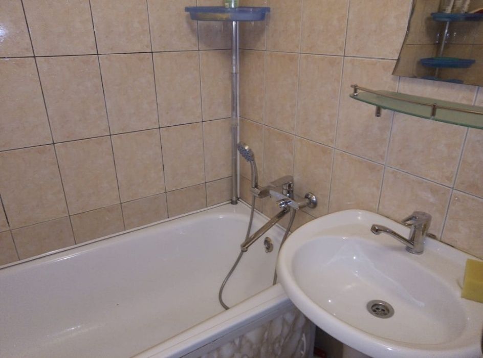 Сдам комнату девушке (р-н ТЦ Евразия)