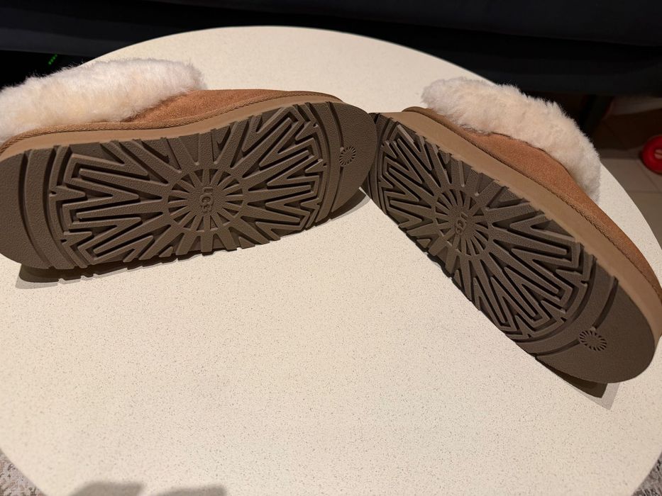 Велурени апрески UGG Tazzelle кафяви