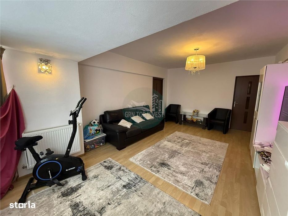 Apartament decomandat cu 3 camere si 2 bai in Turnisor