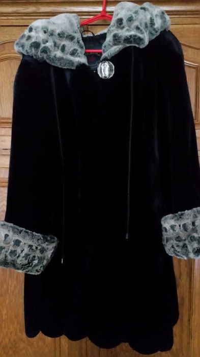 Haina blana dama marime L-XXL foarte calduroasa