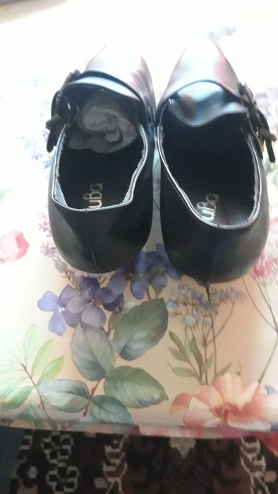 Нови естествена кожа обувки