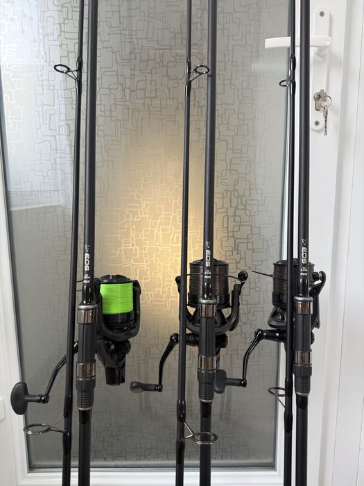Combo Pescuit Crap Daiwa Crosscast Fox Eos Okuma Avenger Custom Black