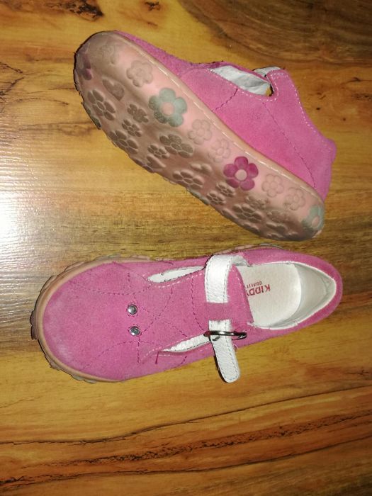 Детски обувки 24