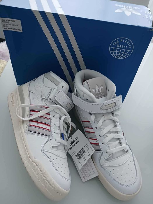 Бели кецове Adidas, естествена кожа, стелка 26см-  135лв