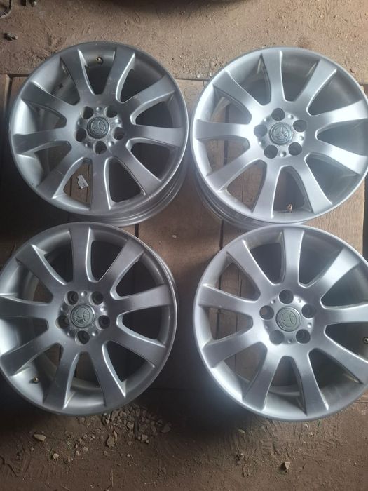 Продам оригинальные диски TOYOTA AVENSIS R16