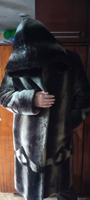 Продам шубу женскую