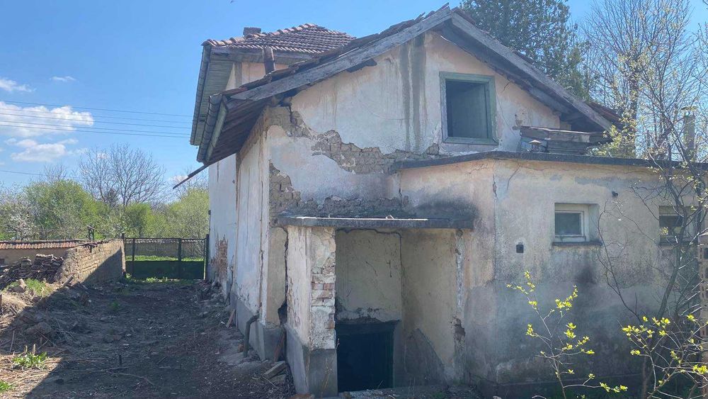 Продавам къща с.Новачане община Никопол