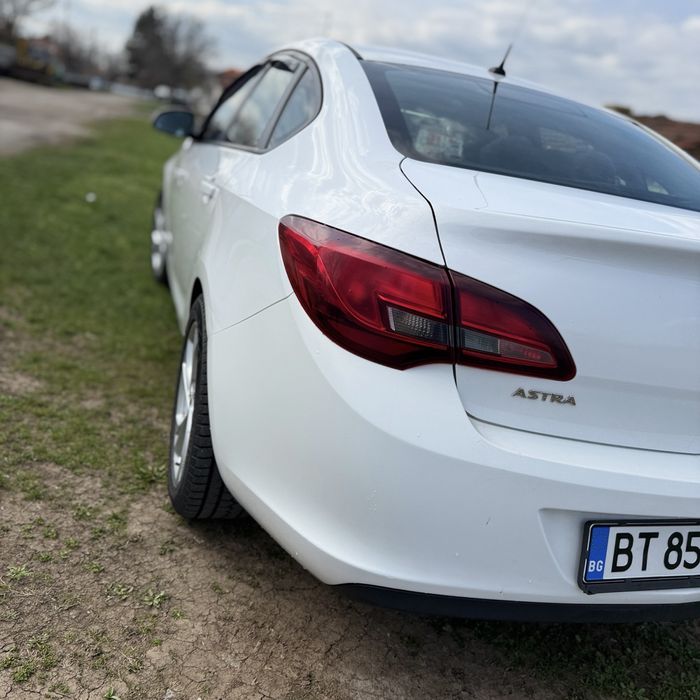 Opel Astra 1.6 cdti