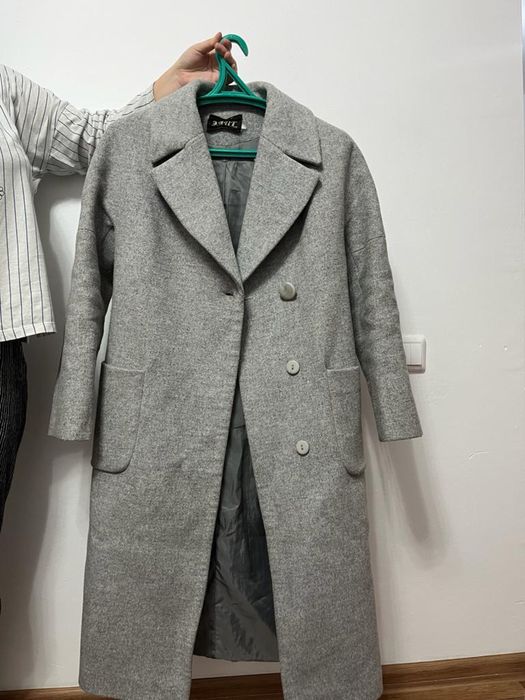 Продаю пальто 44 -46 размер