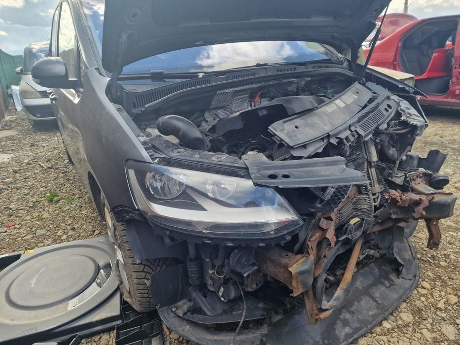 Dezmembram Volkswagen Sharan, an 2012, 2.0 TDI cod CFF, cutie manuala