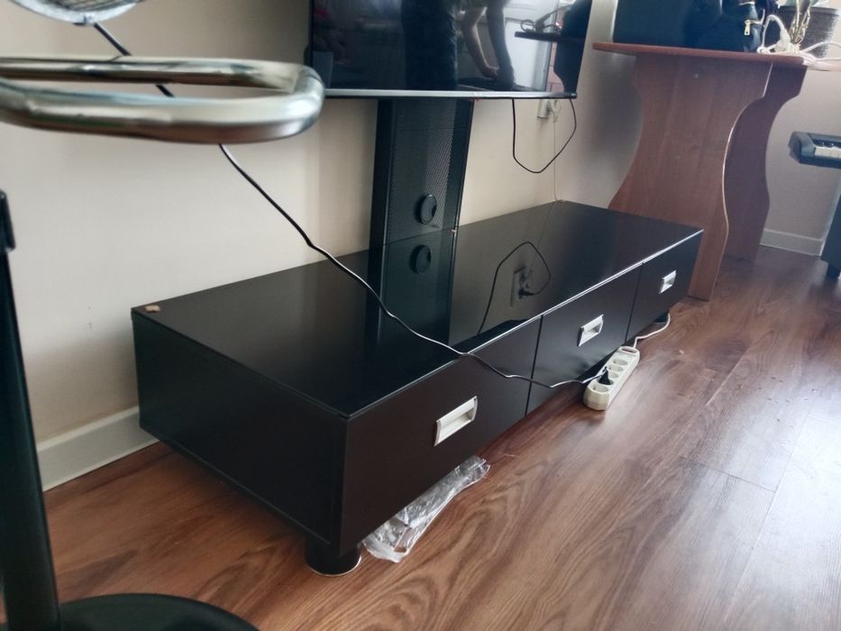 Потставка для телевизора