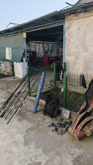 Удочки спиннинги палатки