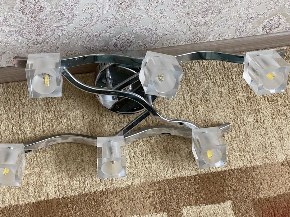 Люстра б/у в хорошем состоянии