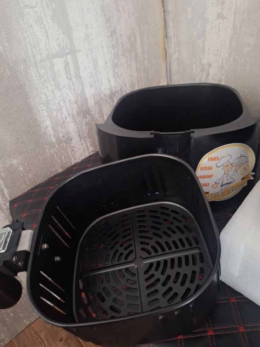 Аэрогрильница в отличном состоянии