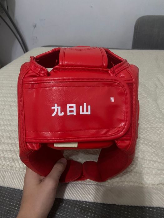 Продаю мма шлем в хорошем состаяни