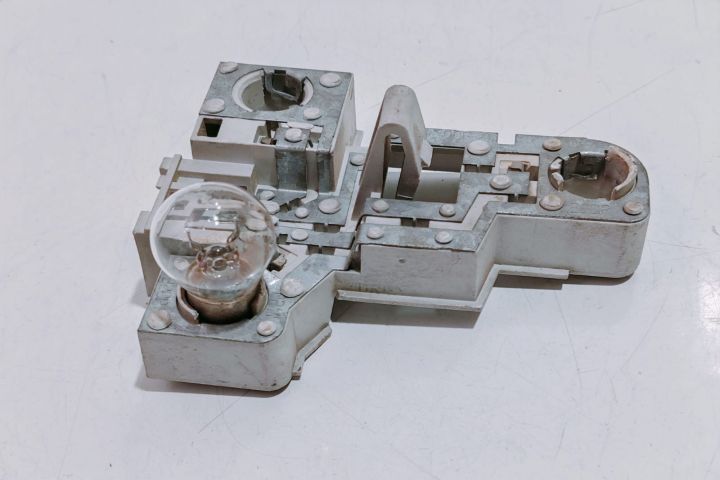 Soclu Stop Dreapta 6900472 BMW Seria 3 E46