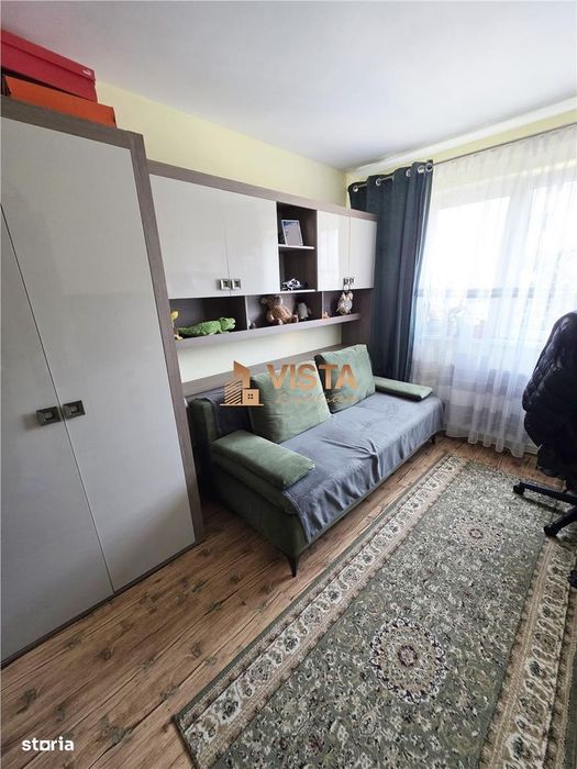 Apartament 4 camere, zona Astra