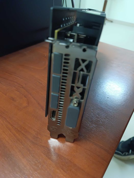 Видео карти за компютри 8GB