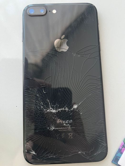 iPhone 8 Plus продам