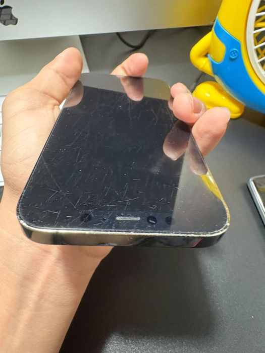 iPhone 12 pro заблокированный