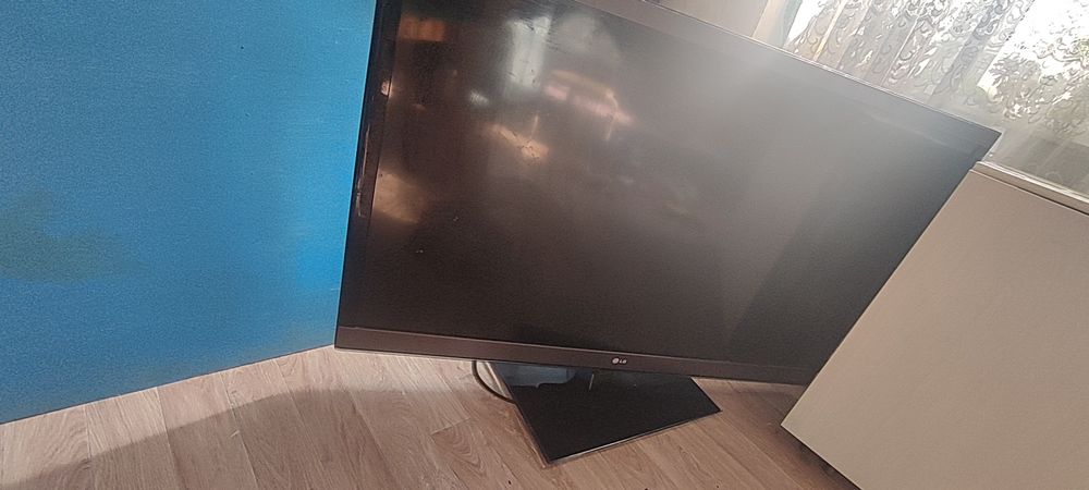 Продам Телевизор LG