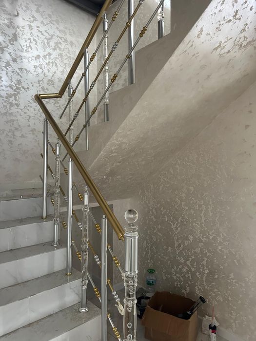 Парапети с плекси колонки и алуминий