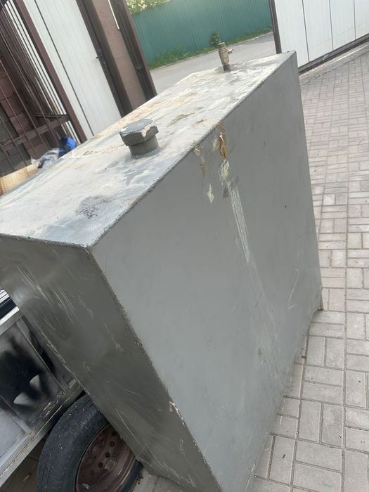 Продам бак металлический под дизель,