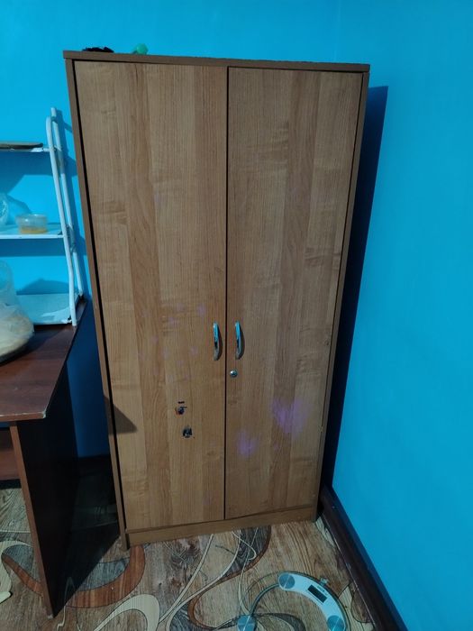 Продаю офисный шкаф