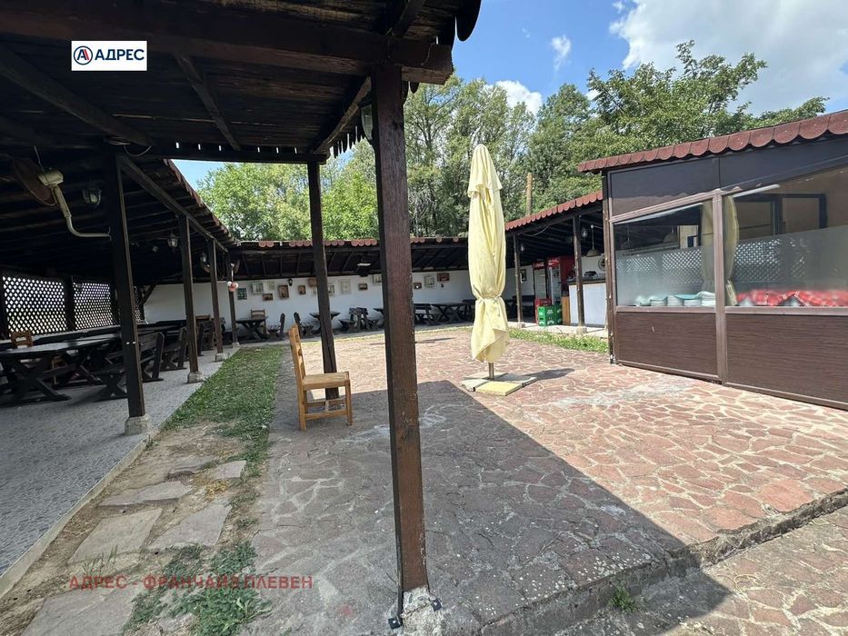 Хотел в Плевен, област-с.Горни Дъбник площ 180 цена 110000