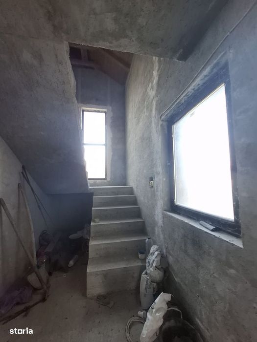 De vanzare vila in Barticesti, P+M, compusa din 7 camere Pret 85000 e