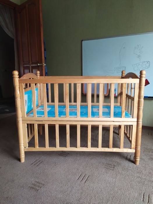Манеж- кроветка деревянная  Стульчик