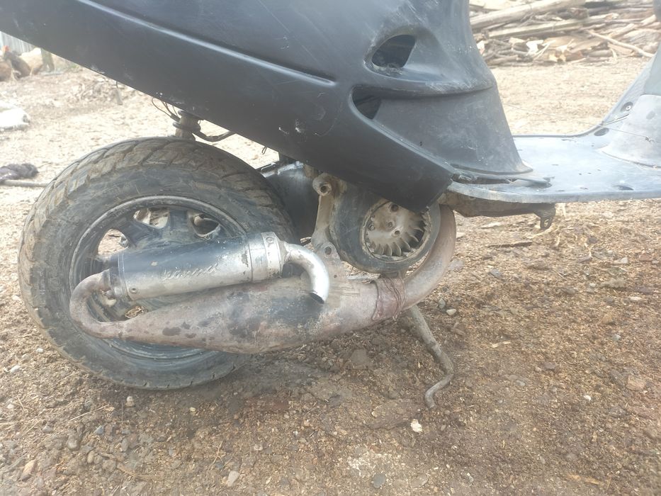 Vand scuter Aprilia amico de 49cc 2t prețul este negociabil 950 de lei