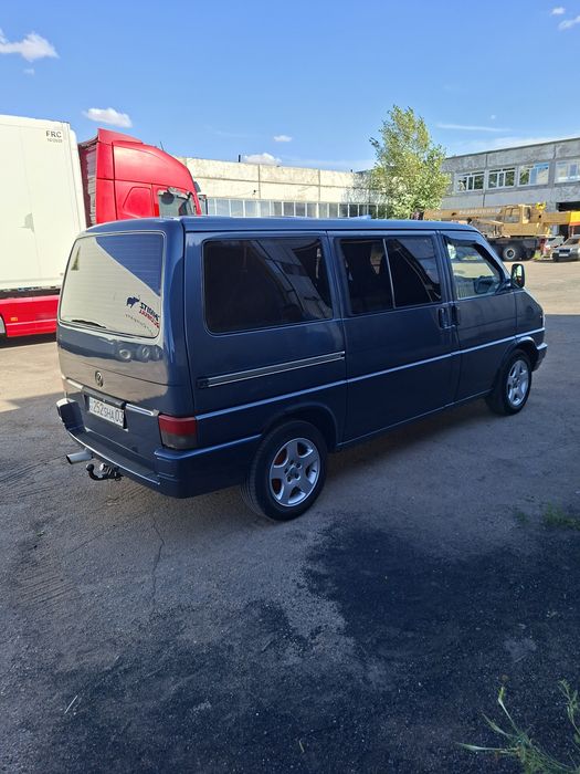 VOIKSWAGEN transporter