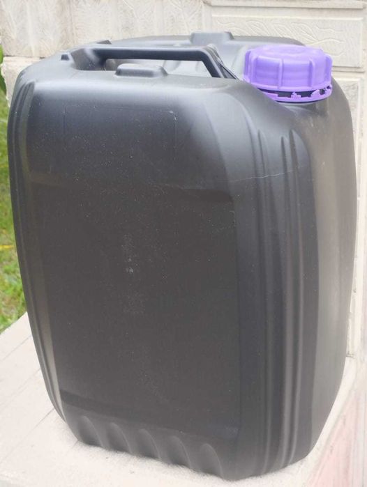 Пластиковые канистры 20 литров