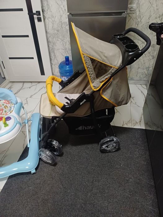 Продаётся фирменный коляска Hauck for kids